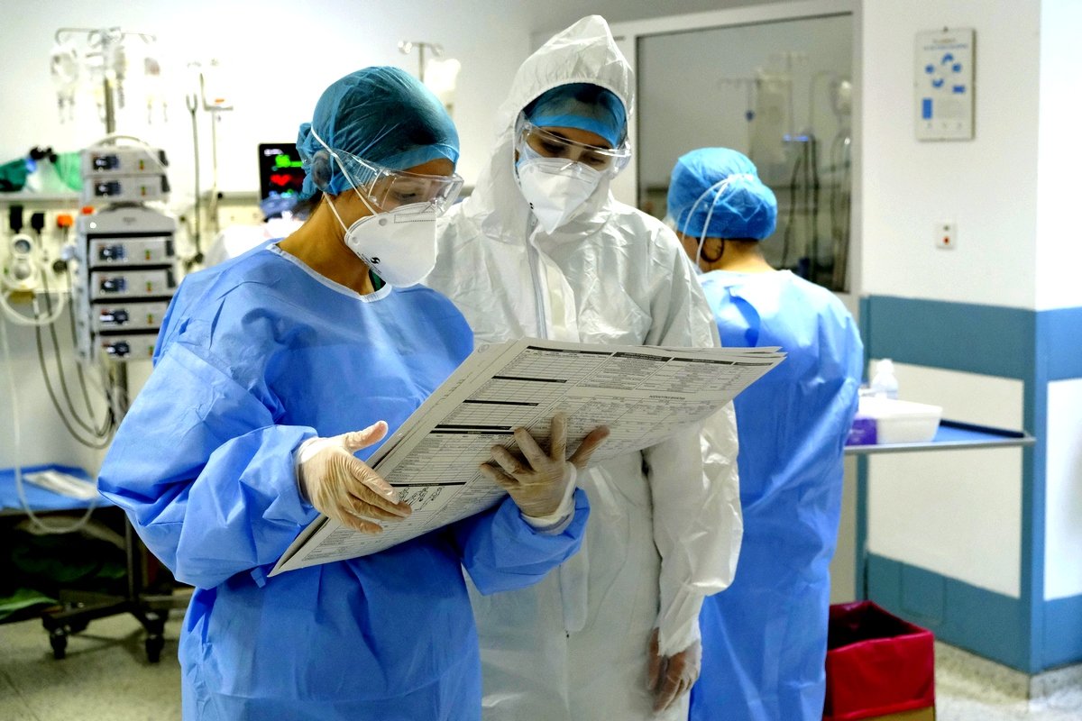 κορονοϊός νοσοκομείο εντατική Αθήνα γιατροί νοσηλευτές